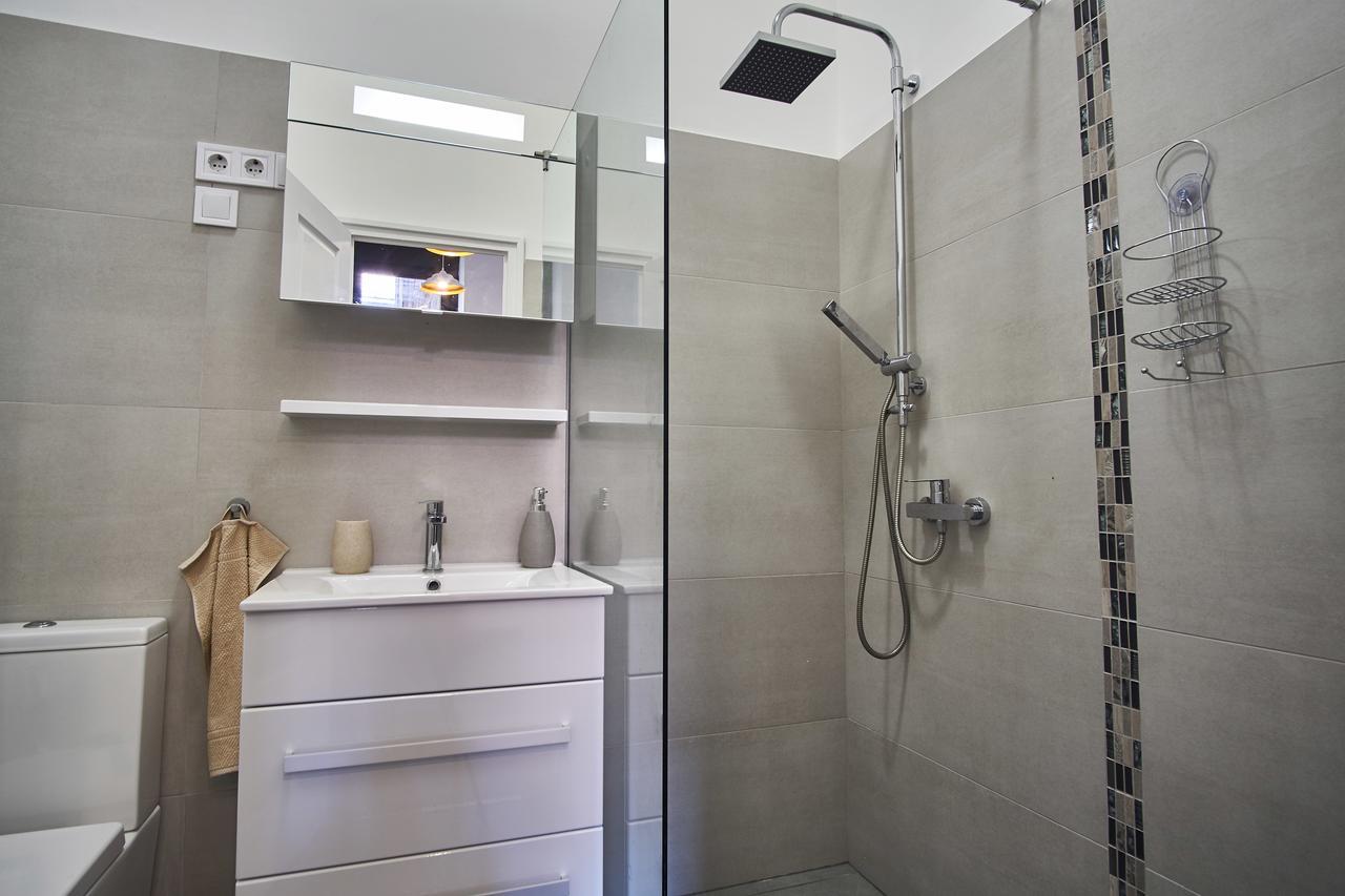 Design Apartment In The City Center With Ac Будапеща Екстериор снимка