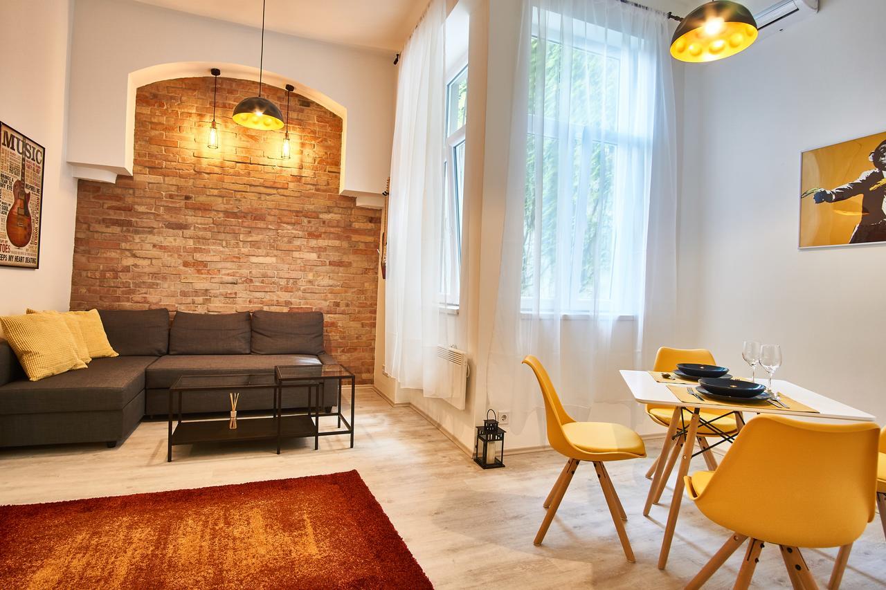 Design Apartment In The City Center With Ac Будапеща Екстериор снимка